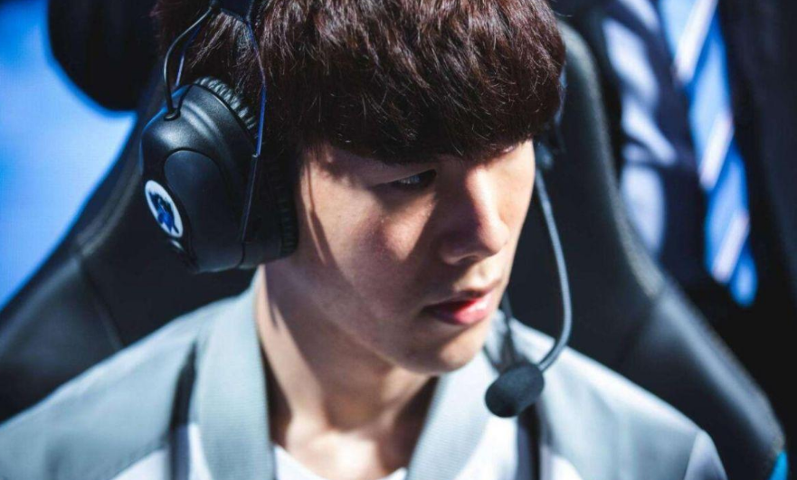 言辱骂女裁 言辱骂女裁